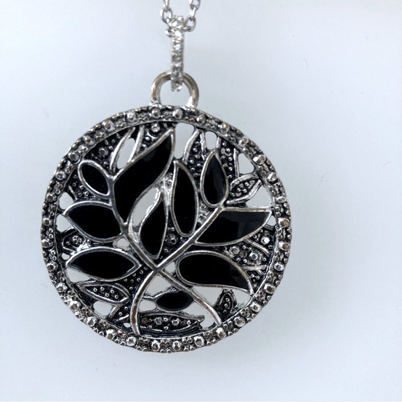 Black and Silver Pendant and Earrings Set from Gigi’s Boutique with Box! - Picture 4 of 5